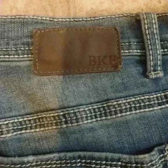 BKE Mens 40 x 34 Blue Derek Straight Preppy Ripped Medium Wash Denim Jeans - Picture 4 of 6